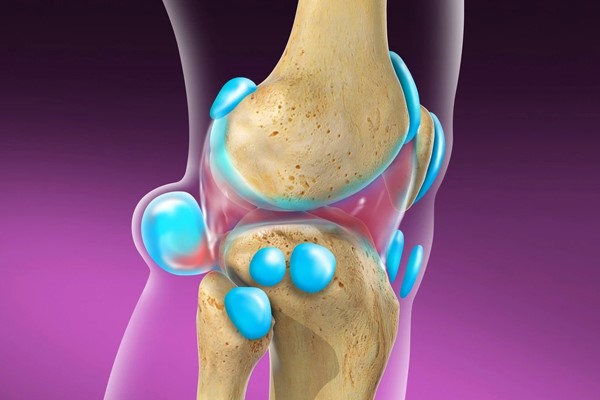 از پشت زانوی من یک توده بیرون زده علت چیست؟